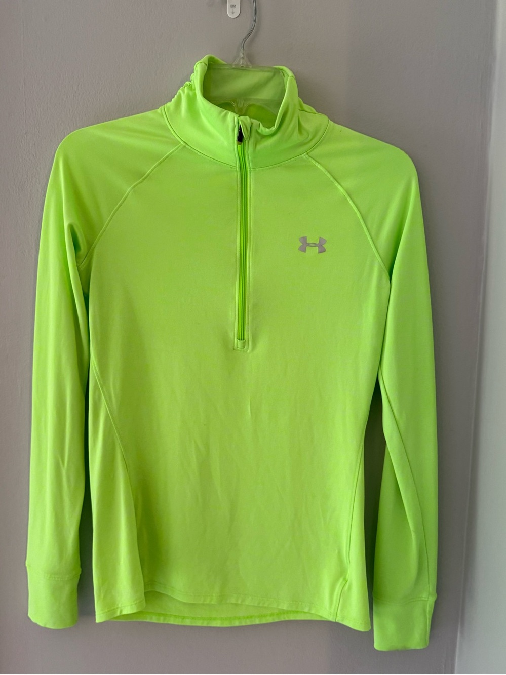 Under Armour Neon Yellow/Green
1/2 Zip Long Sleeve
Running Top S women’s